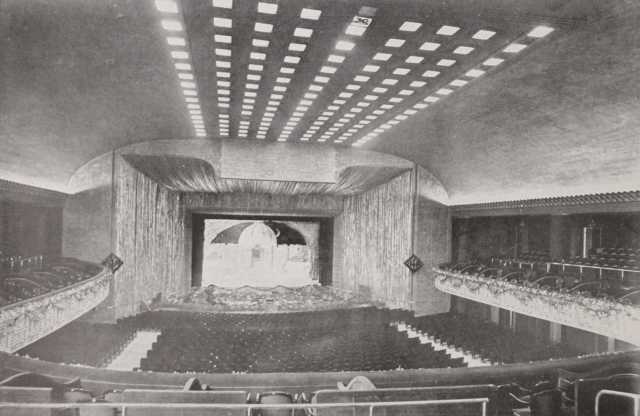 UFA Palast am Zoo ca. 1926; Motion picture news, 14/07/1928